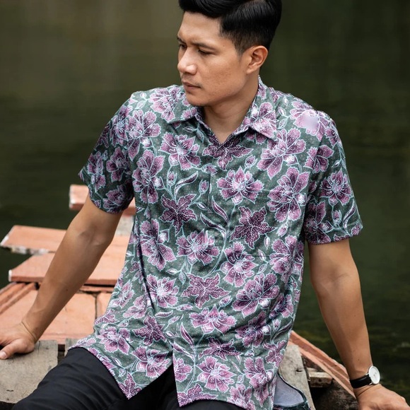 Luxury Performance Batik Shirt for Mens - Picture 1 of 8